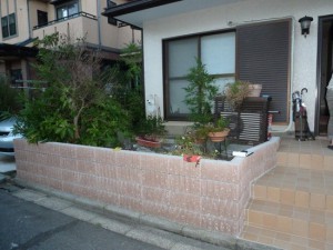 雑草が植木が